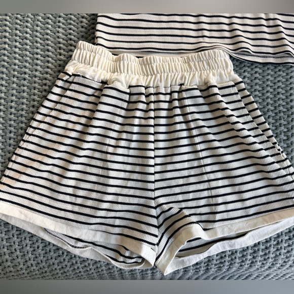 Mini Muse Striped Matching Set - Picture 4 of 6